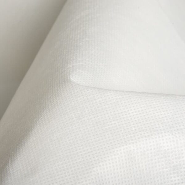 Begoodtex-Vlamvertragende-Stoffen-26-08-24-10965 vlamvertragend PET-nonwoven materiaal, wit, voor medische cabinegordijnen, 60, 80 en 100 g/m²