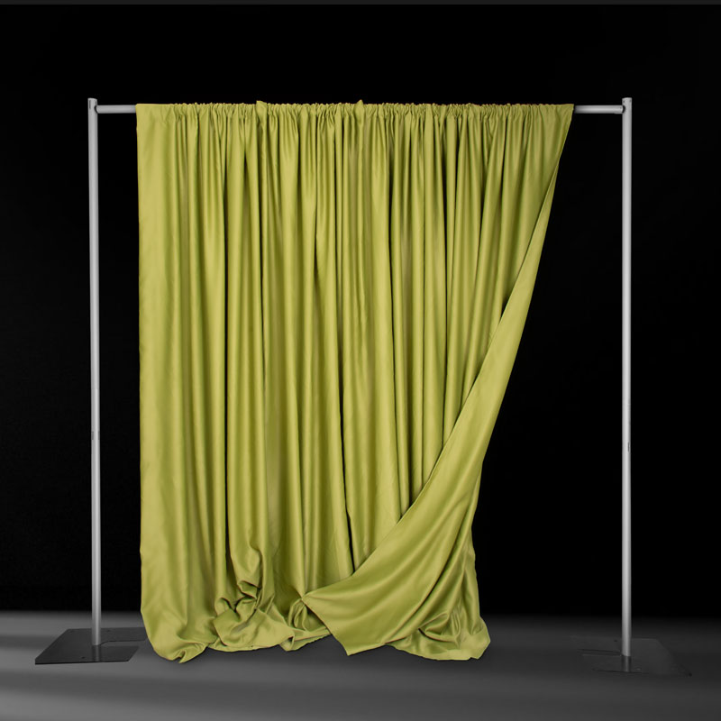 Fond de scène en polyester ignifugé avec œillets pour tringle et protection UV pour la décoration événementielle | 6 m × 2,8 m | EN 13773 Classe 1