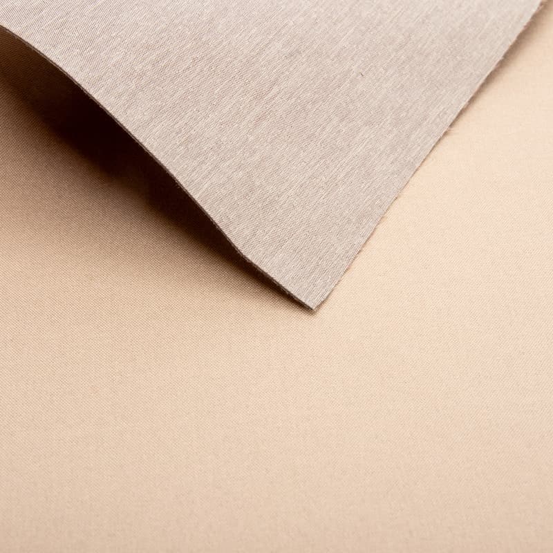 Vlamvertragend, kationisch polyester composiet verduisteringsgordijnstof voor OEM-productie | 420 g/m² | 280 cm | BS 5867 Type C