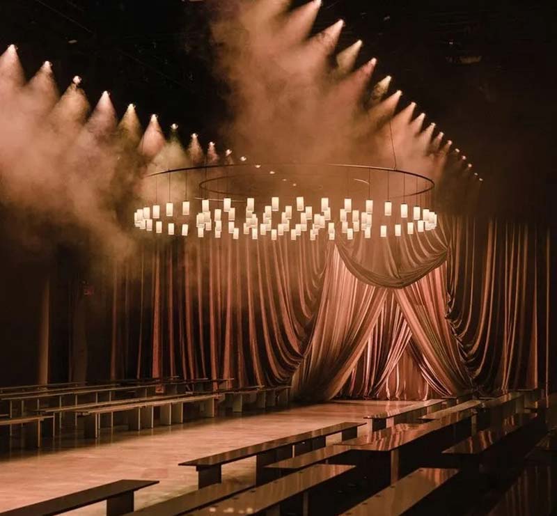 Guide de référence sur les rideaux de théâtre et de scène : types, matériaux et principales normes de performance 2 théâtre et rideaux de scène