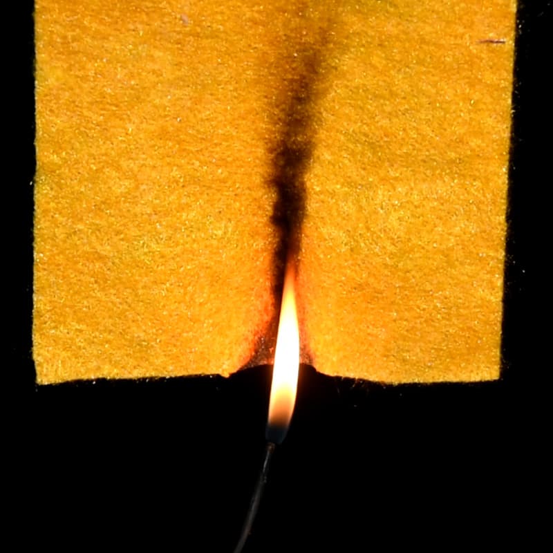 Feltro isolante non tessuto in poliimmide ignifugo intrinseco per coperture di apparecchiature ad alta temperatura | 550 g/m² | 150 cm | EN ISO 11612