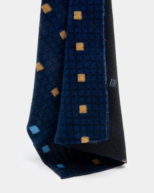 Begoodtex-Flame-Retardant-Fabric-07937 BS 5852 Crib 5 Certified Flame Retardant Polyester Upholstery Fabric 390 g/m² for Sofa Projects