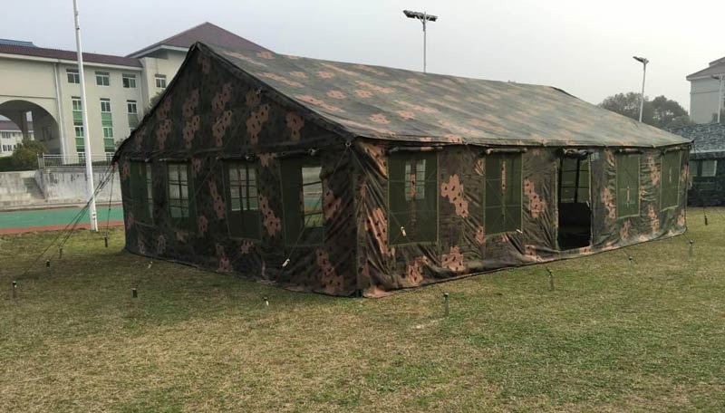 安全性が重要な仮設構造物向けの難燃性テントファブリックソリューション 7 軍用テント