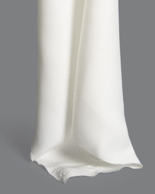 Tejido Begoodtex ignífugo con aspecto de seda, superficie de poliéster y elastano blanco